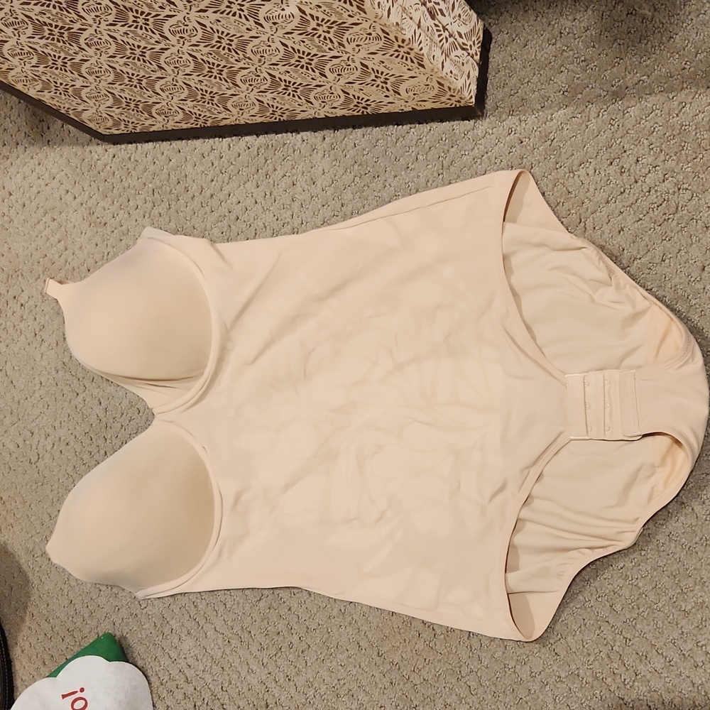 Maidenform body suit / Shapewear XL